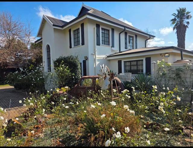 5 BEDROOM HOUSE FOR SALE IN GOLF PARK